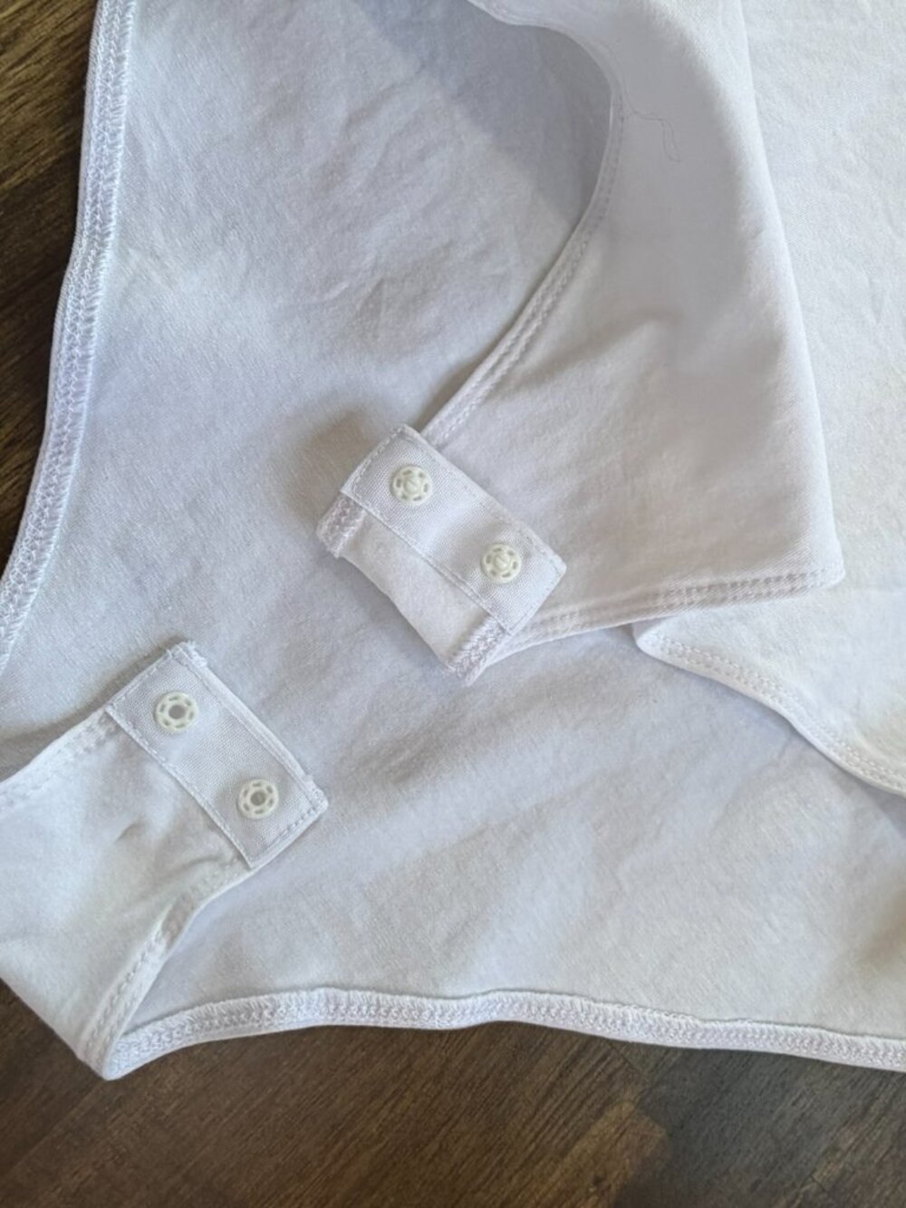White Short‑Sleeve Crew Neck Bodysuit – Size Medium - Picture 3 of 8